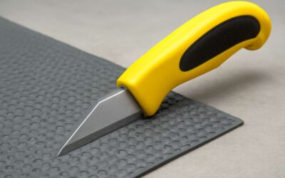 Transform Your Workshop with a rubber floor knife for safer, cleaner cuts.